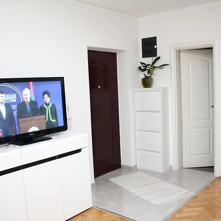 Apartman Bulevar 1 Apartment